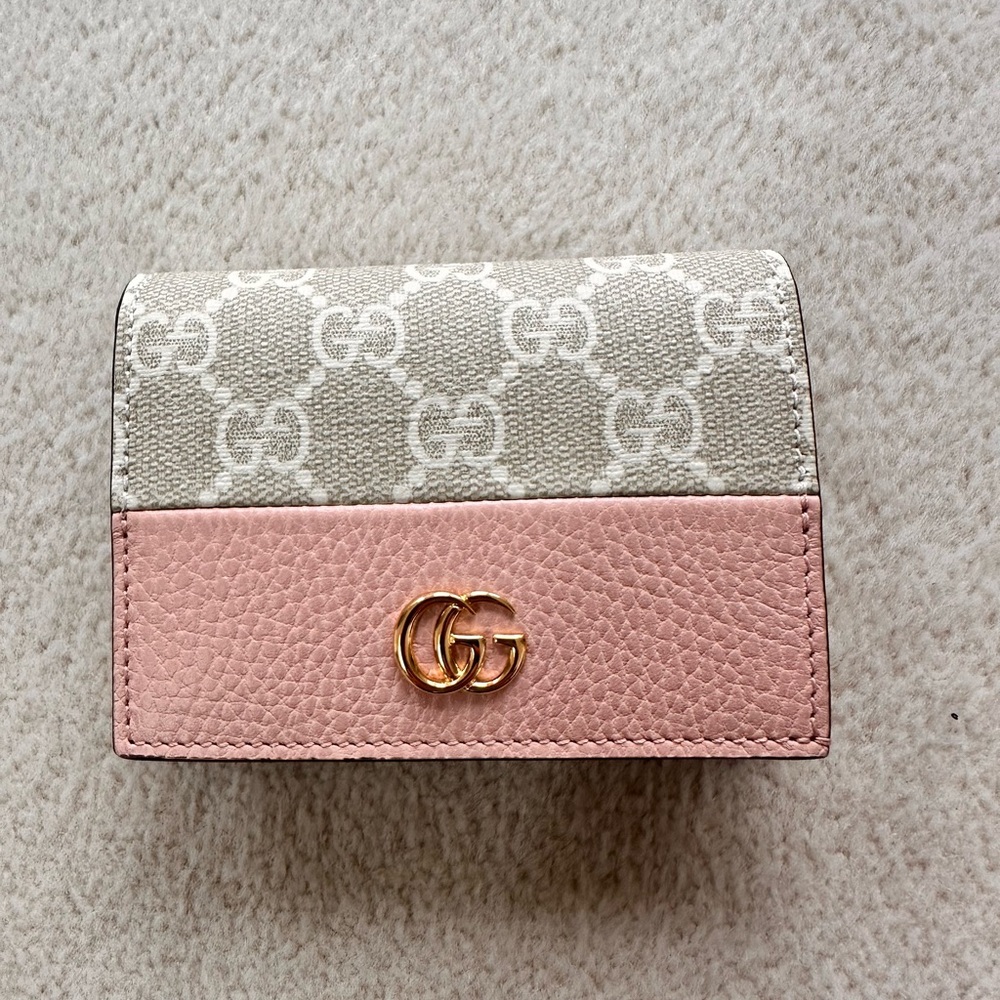 Brand New Gucci Compact Wallet (GG MARMONT BI-COLOR CARD CASE WALLET)